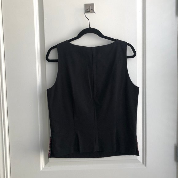 Structured Black Tank with Pink Details - Picture 2 of 4